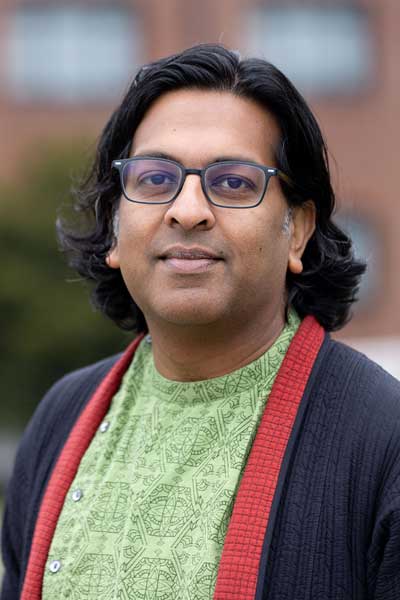 A photograph of StaarCon 5 headliner Siddharth Ramakrishnan, PhD.