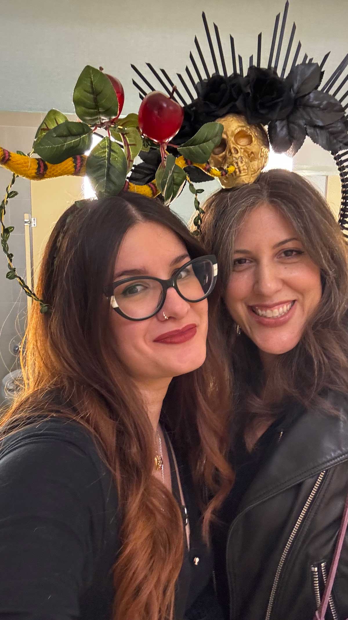 Maria Alviz Hernando and attendee Leslie at the StaarCon 5 opening ceremony.